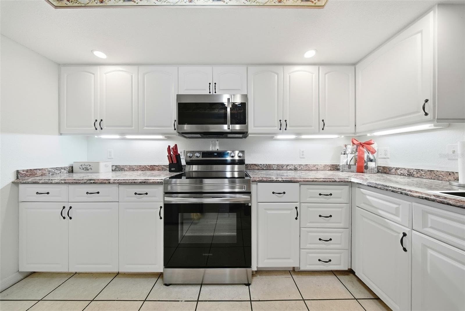 9100 Park Blvd #6 photo 4