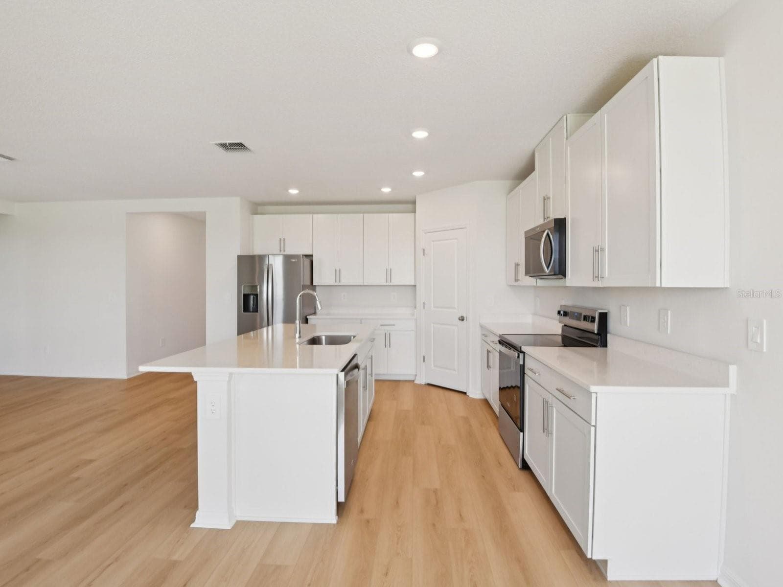 10412 Abundance Grove Way photo 3