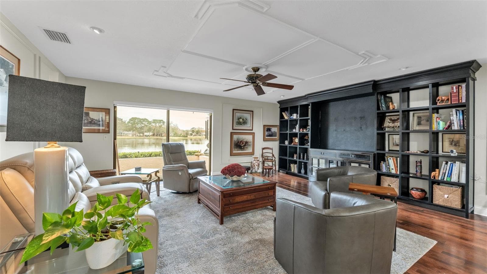 1007 Rolling Woods Ln photo 5