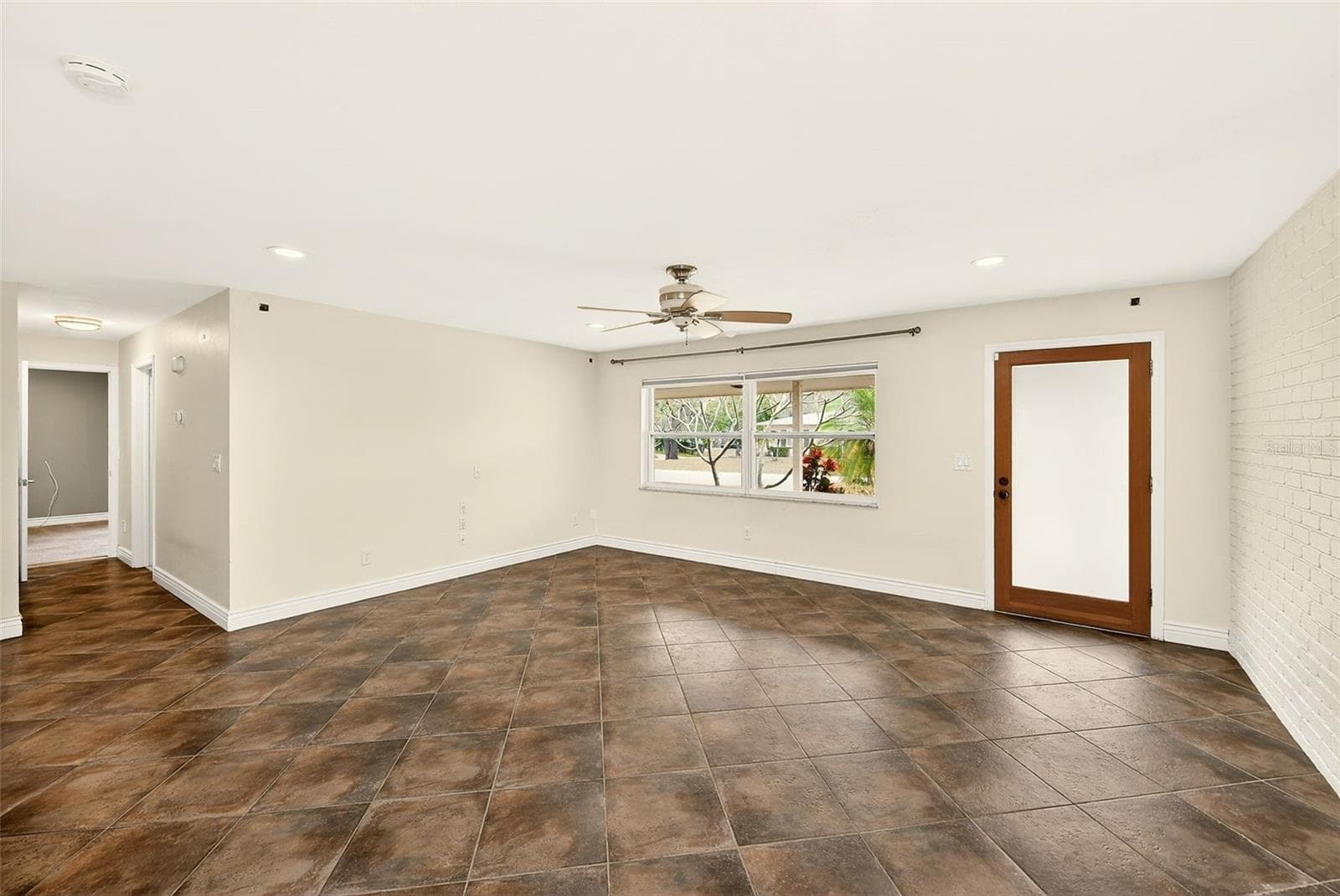 1465 Bayview Dr