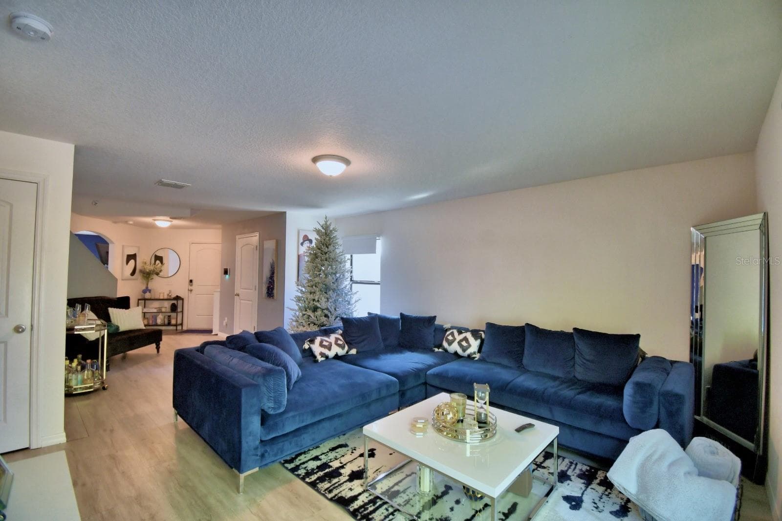 6286 Manitoba Dr