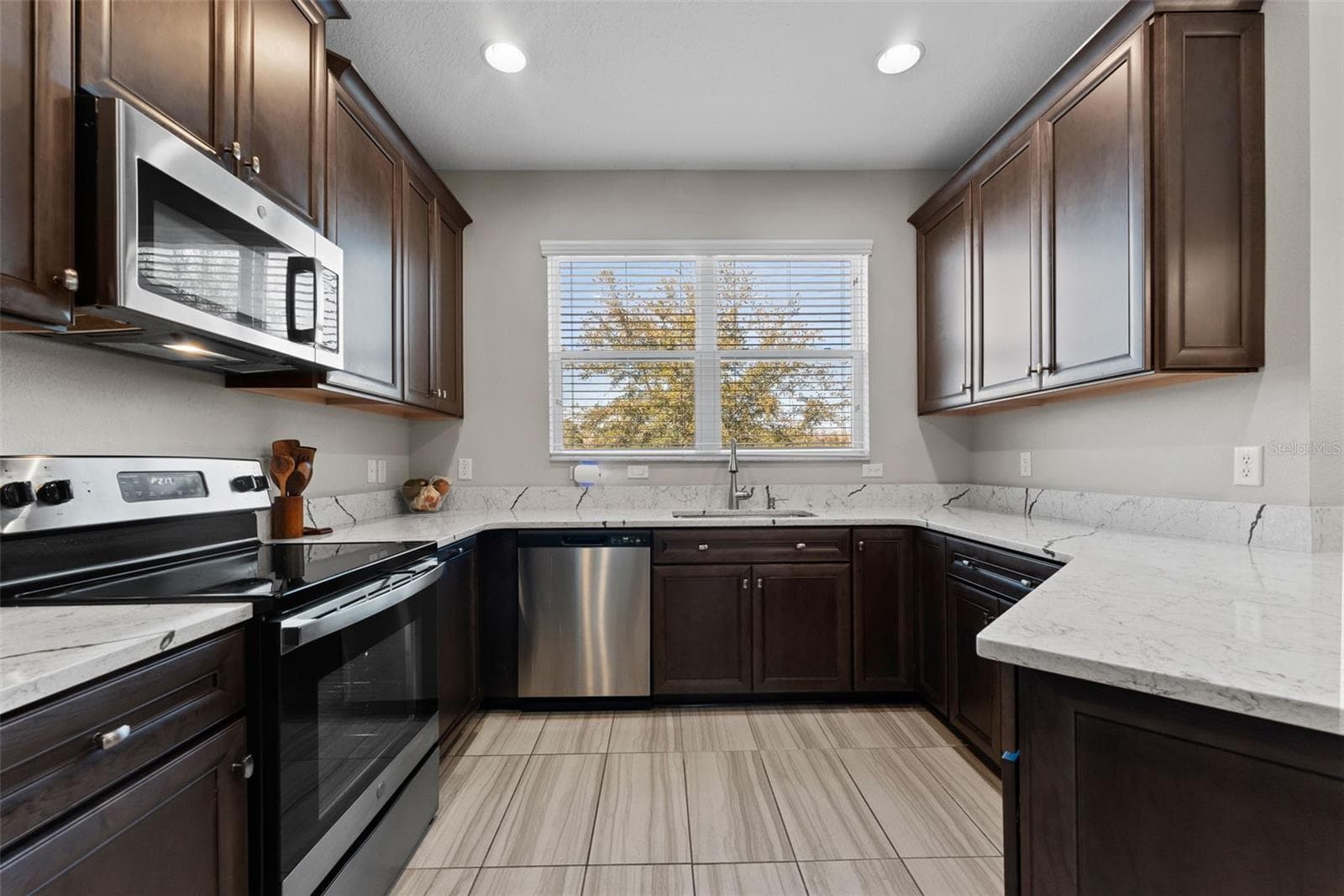 29913 Southwell Ln photo 3