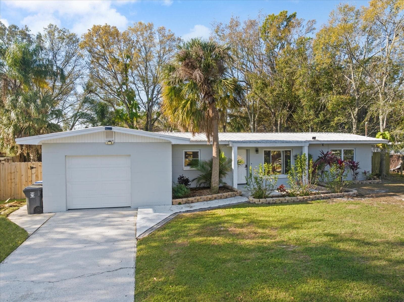 432 Country Club Dr