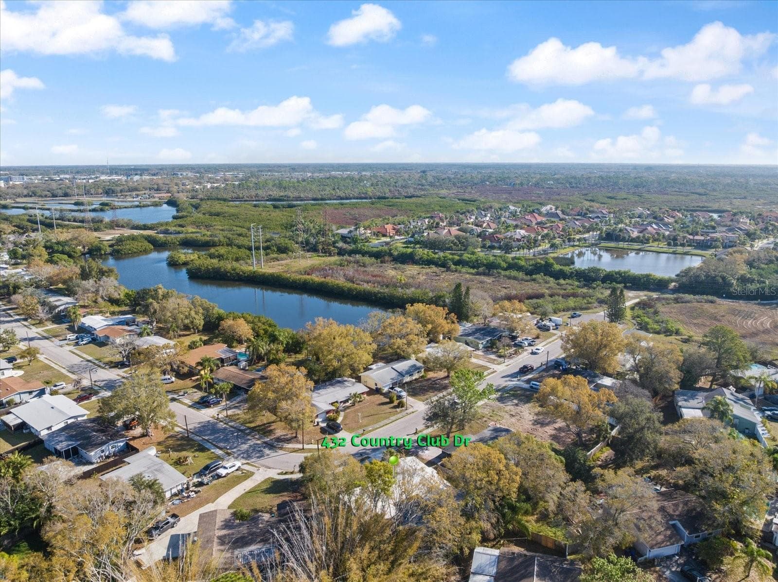 432 Country Club Dr photo 3