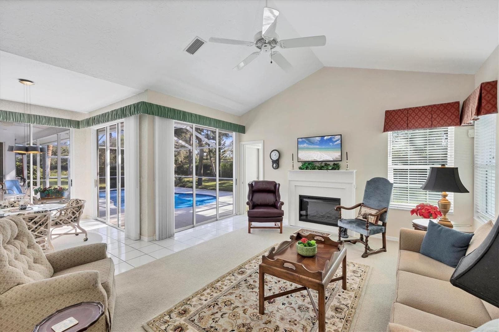 8684 Woodbriar Dr photo 5