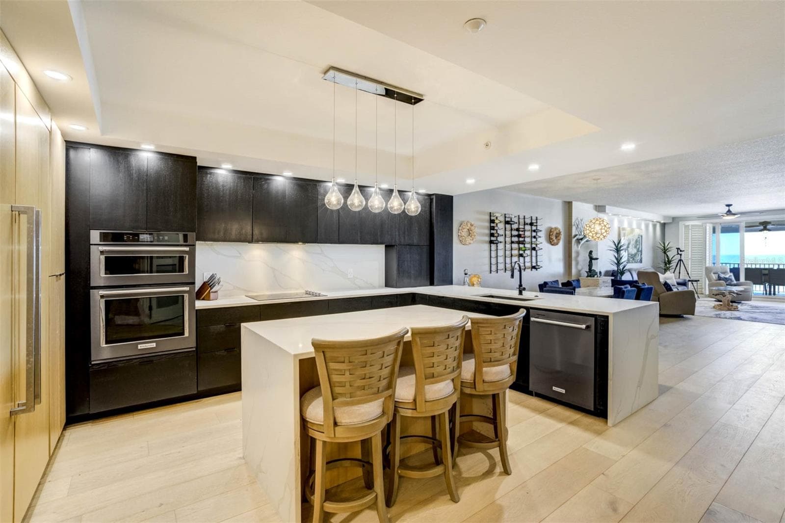 1370 Gulf Blvd #403 photo 3