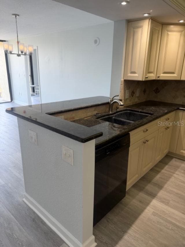 800 Cove Cay Dr #5G photo 3