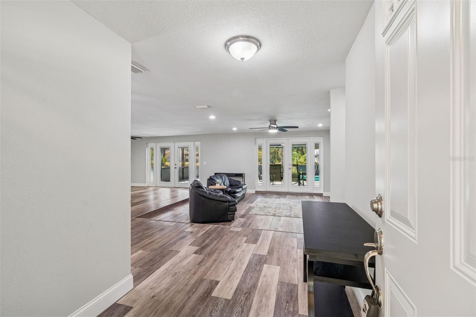 10909 Candy Ln photo 5