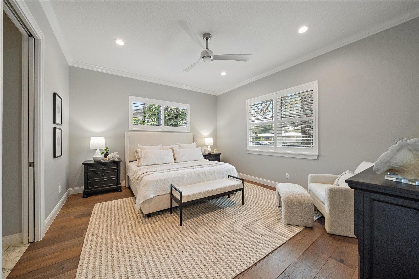 2207 Wisteria St photo 5