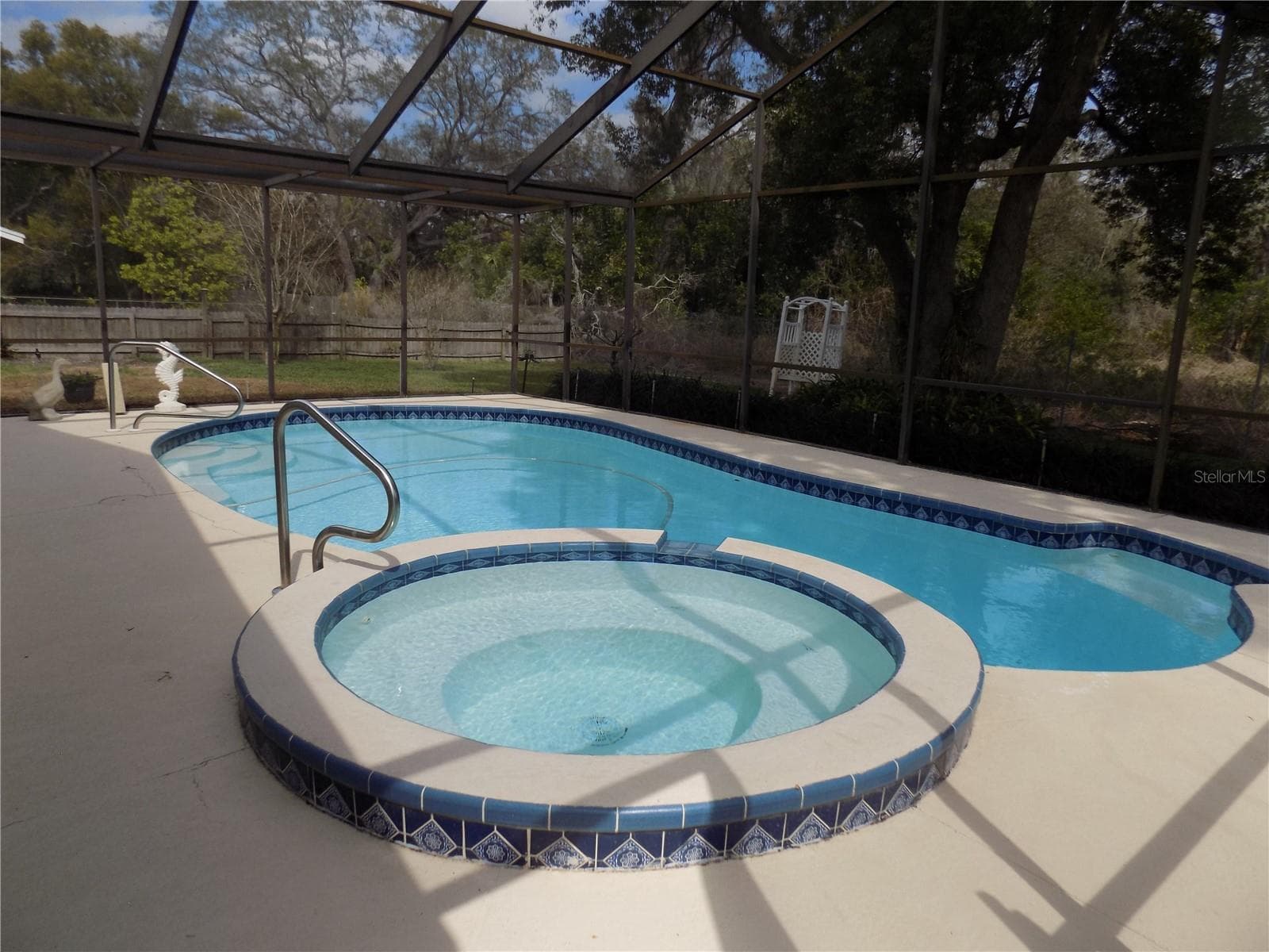 1819 Juanita CT