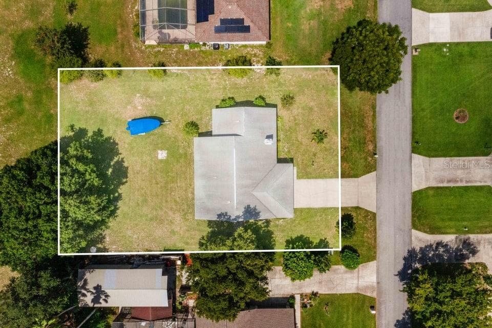 910 Liberty Ln photo 5