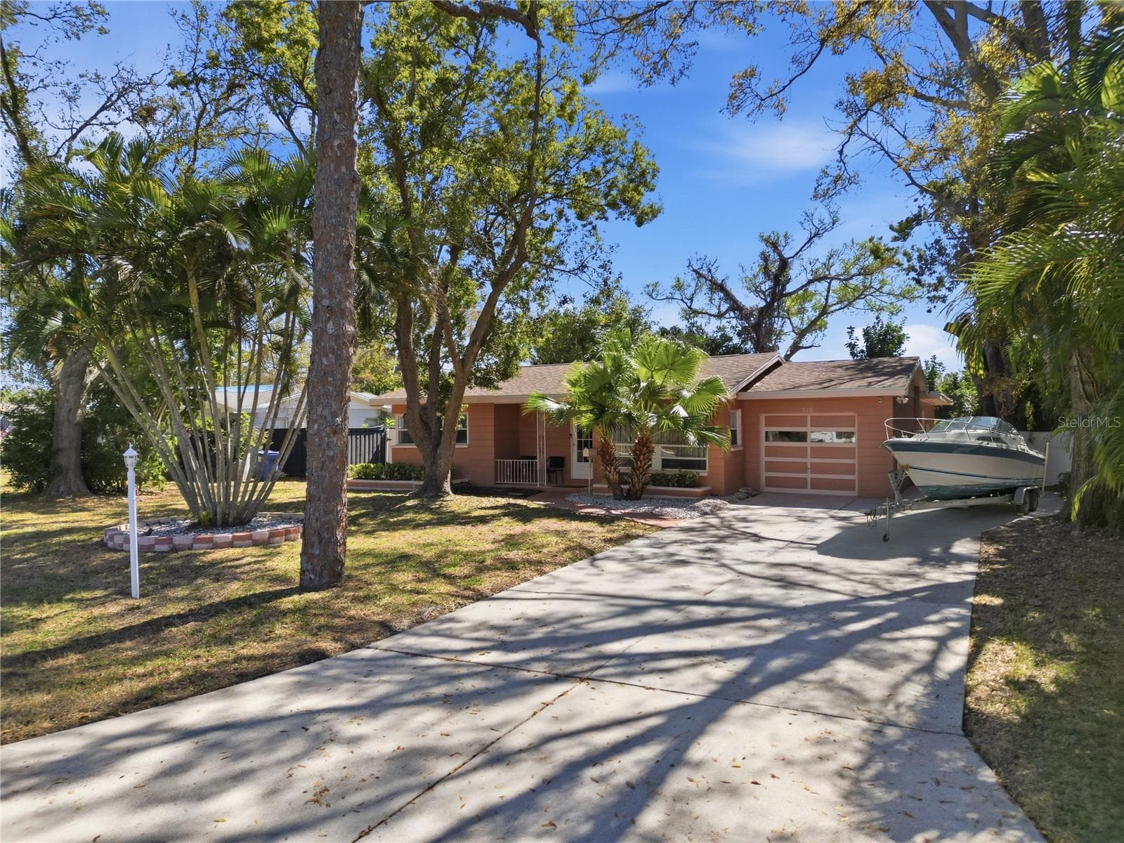 718 Bay Vista Blvd S