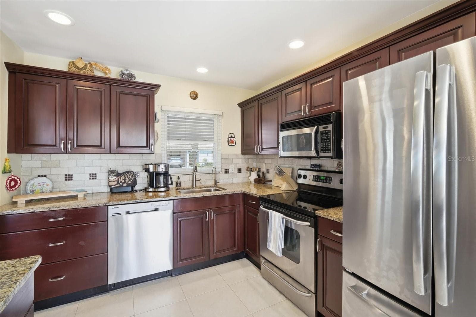 2320 Aquabluff Pl #V274 photo 4