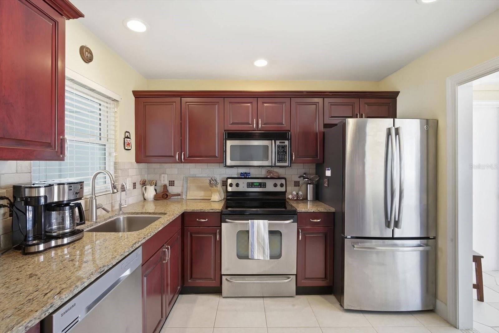 2320 Aquabluff Pl #V274 photo 3