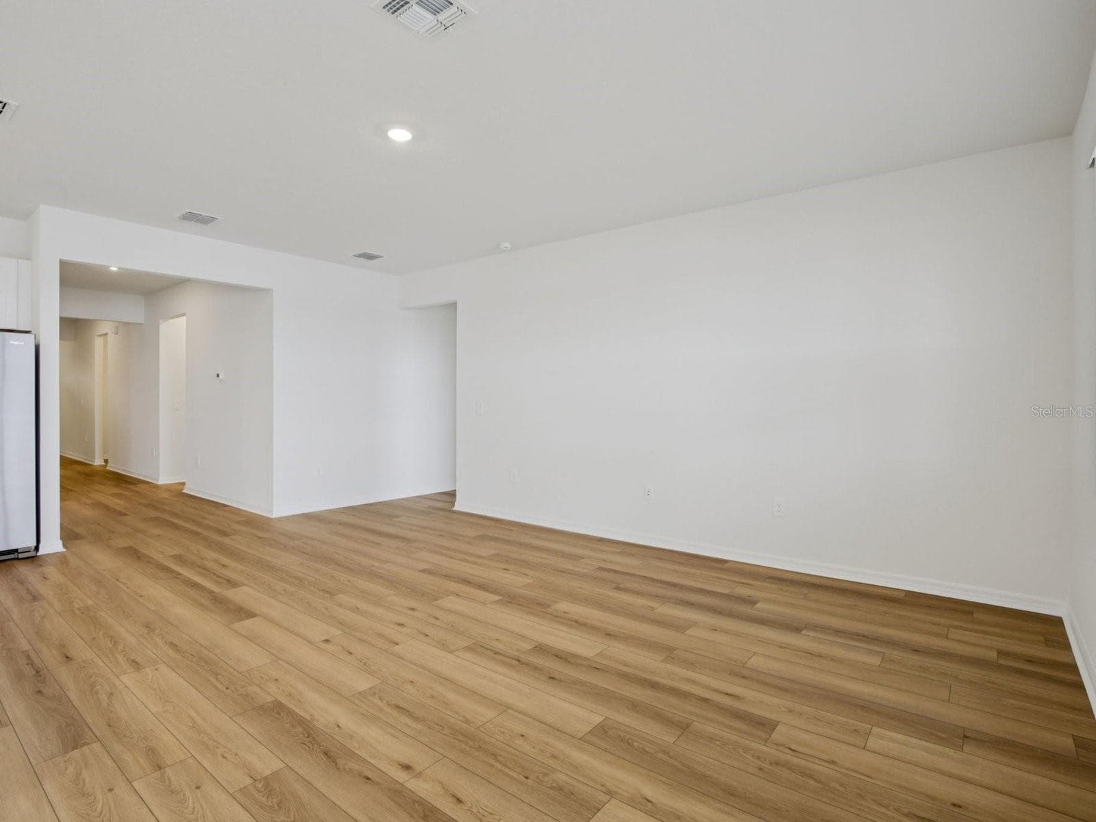 9013 Venetia CT photo 3