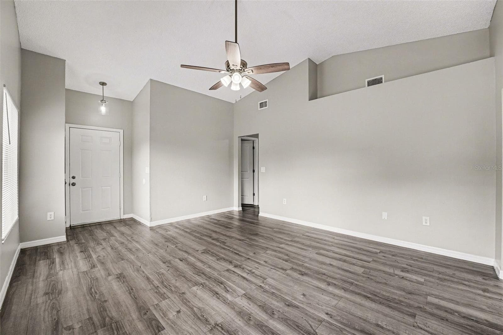3339 Queens Cove Loop photo 4