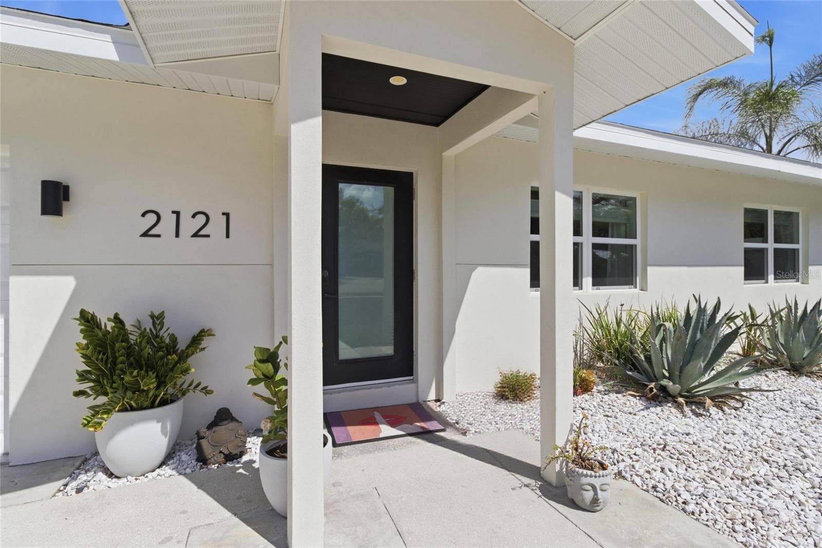 2121 Palm Ter photo 4