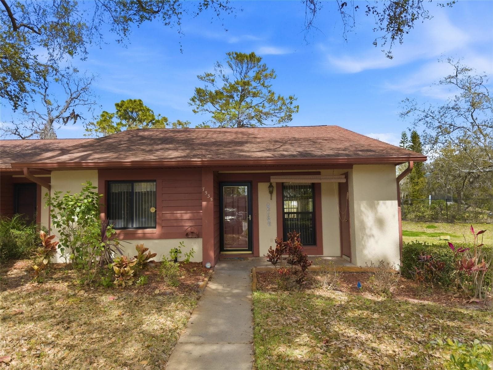 7535 Greystone Dr photo 3