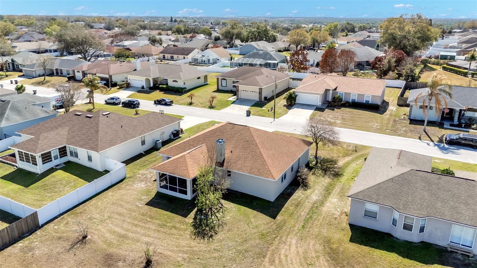 7755 Canterbury Cir photo 3