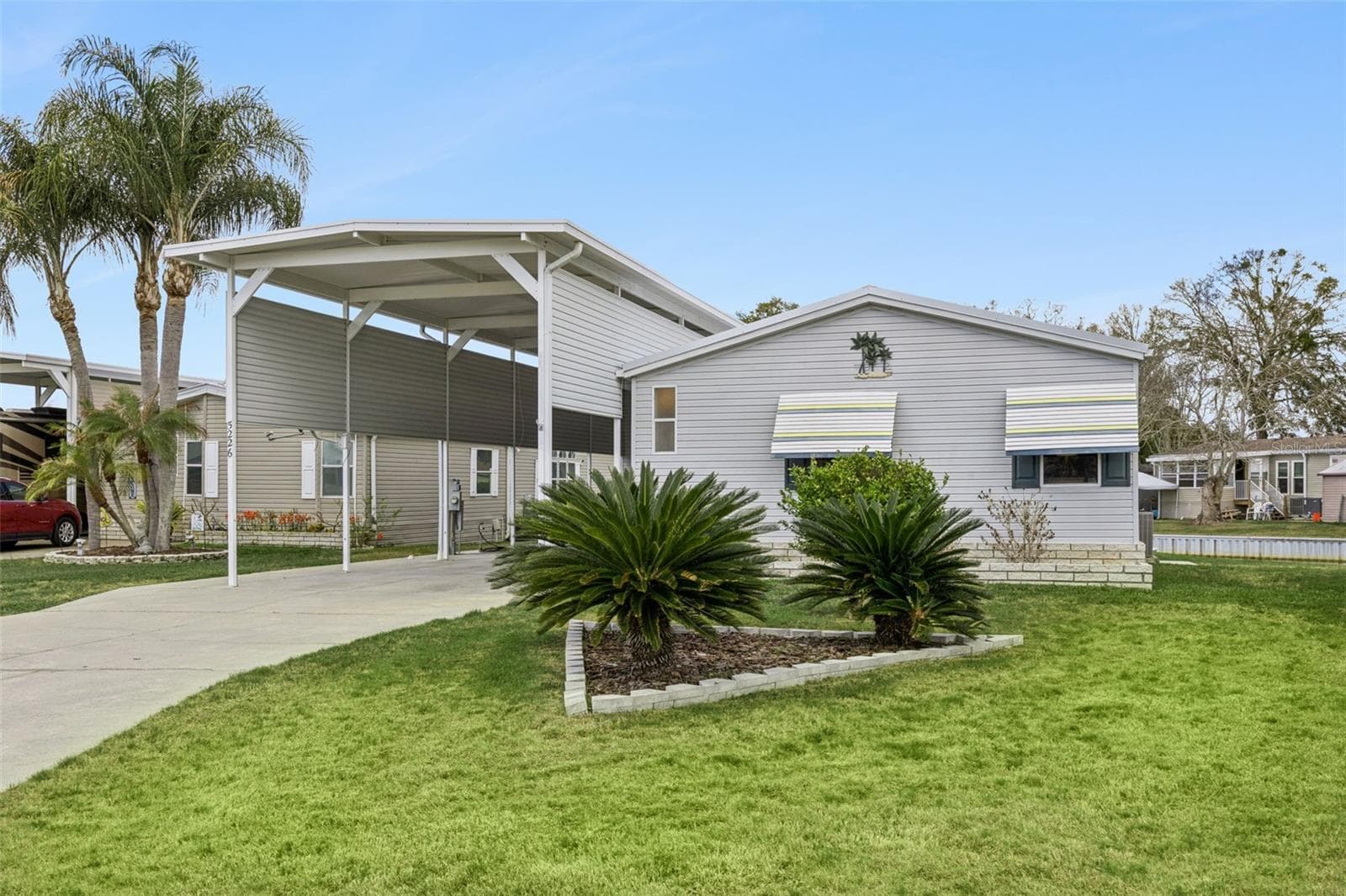5226 Island View Cir N photo 3