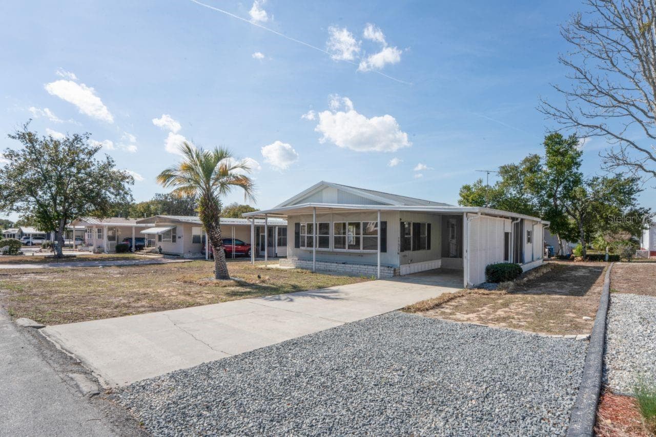 15071 Rialto Ave photo 4