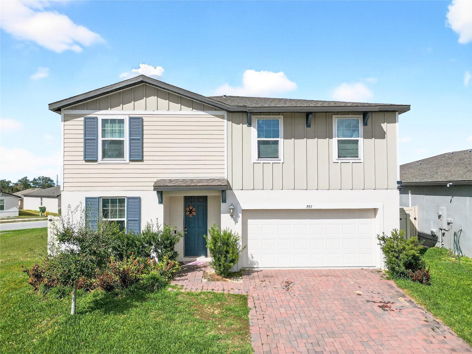 953 Cambridge Dr