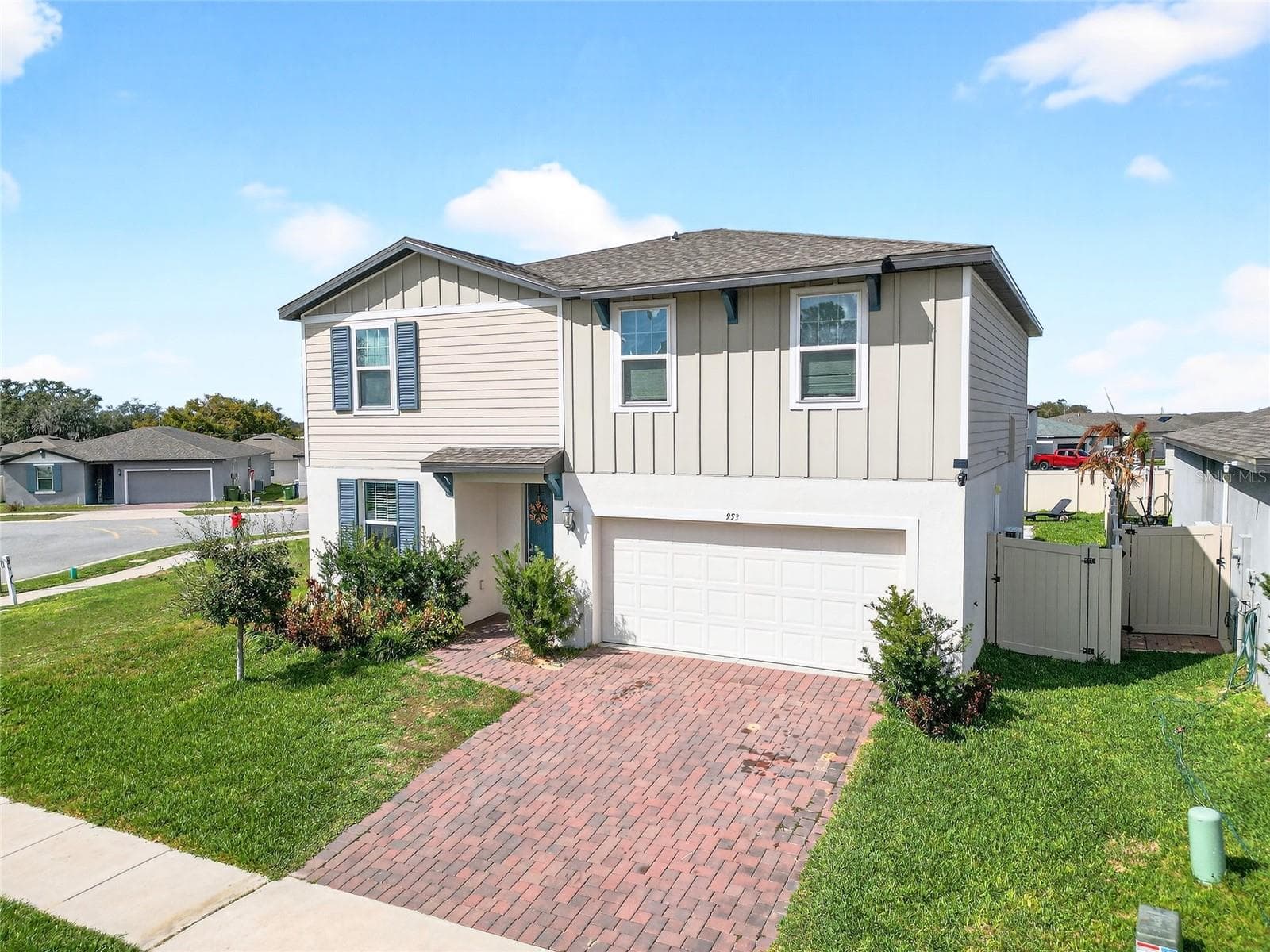 953 Cambridge Dr photo 4