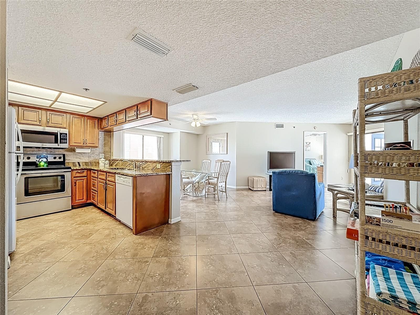18450 Gulf Blvd #401 photo 4