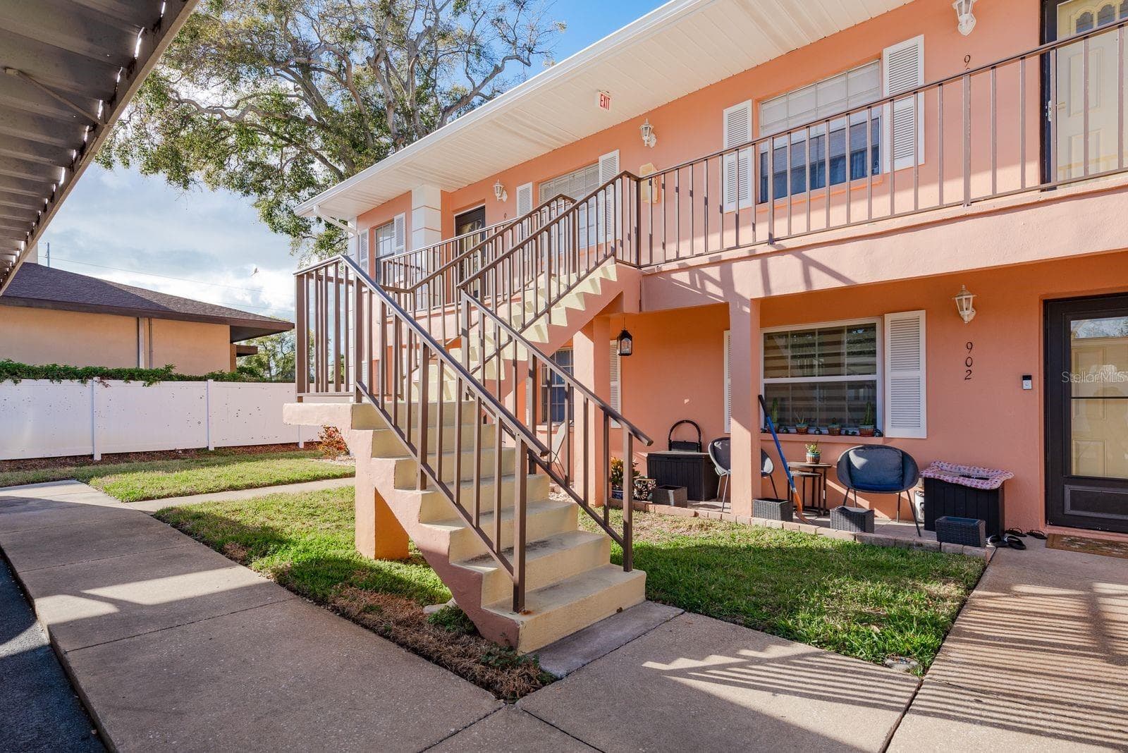 2250 Druid Rd E #905 photo 4