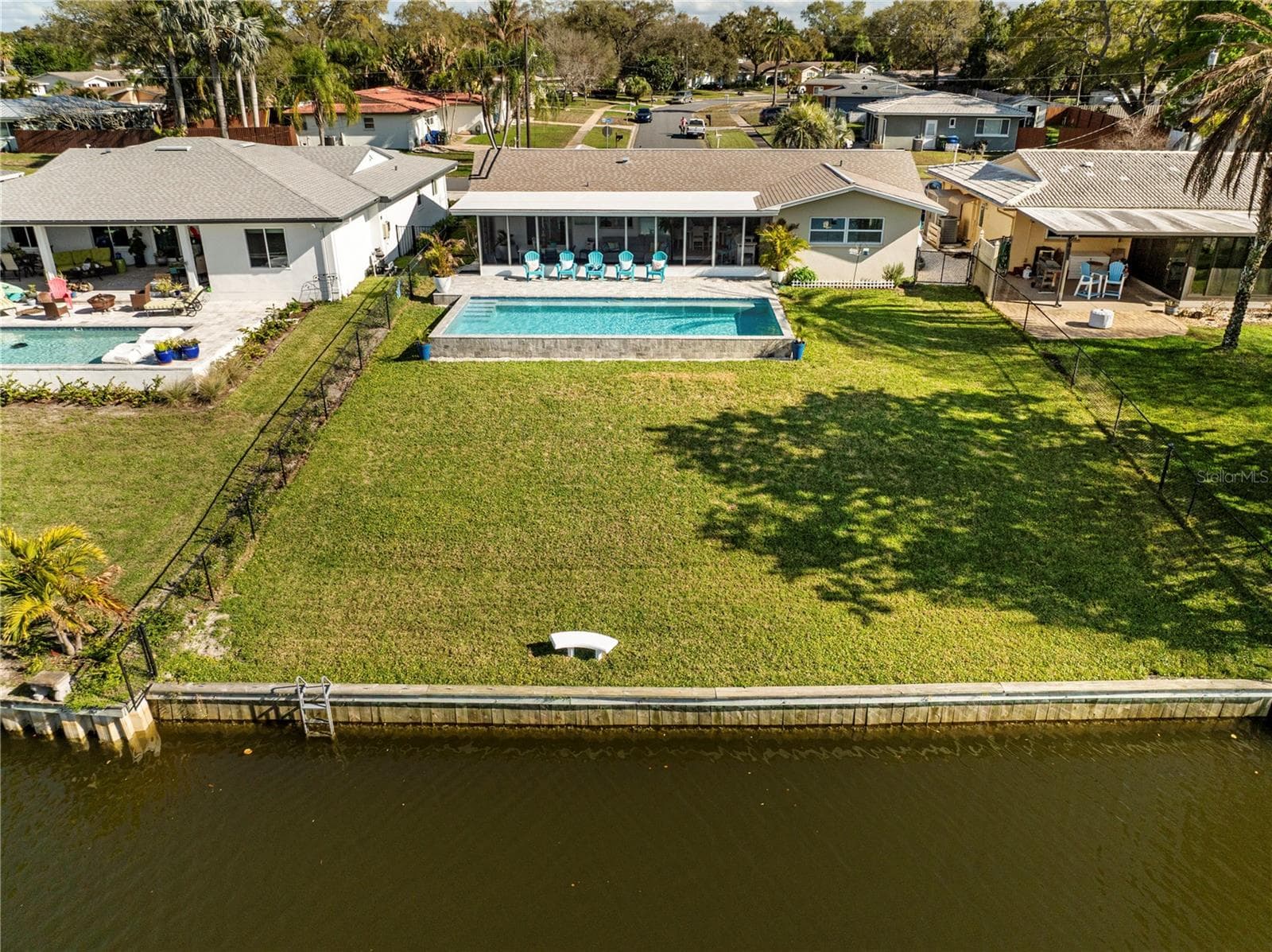632 Shore Dr photo 3