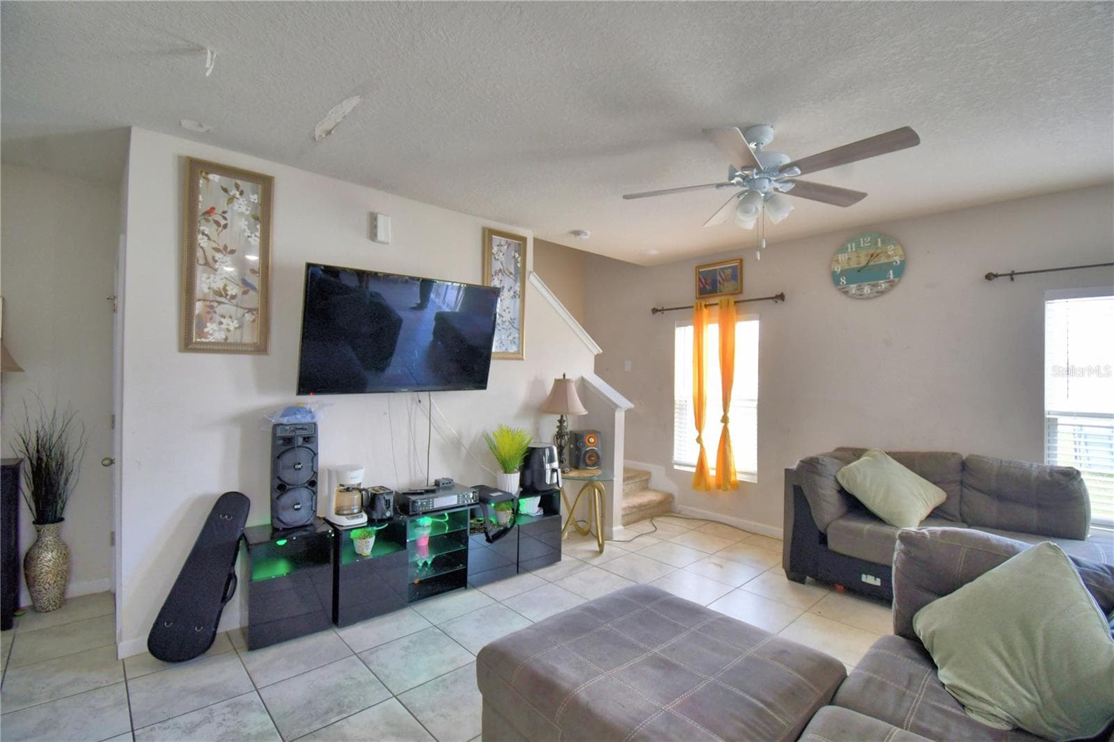 1533 Majestic Ln photo 3