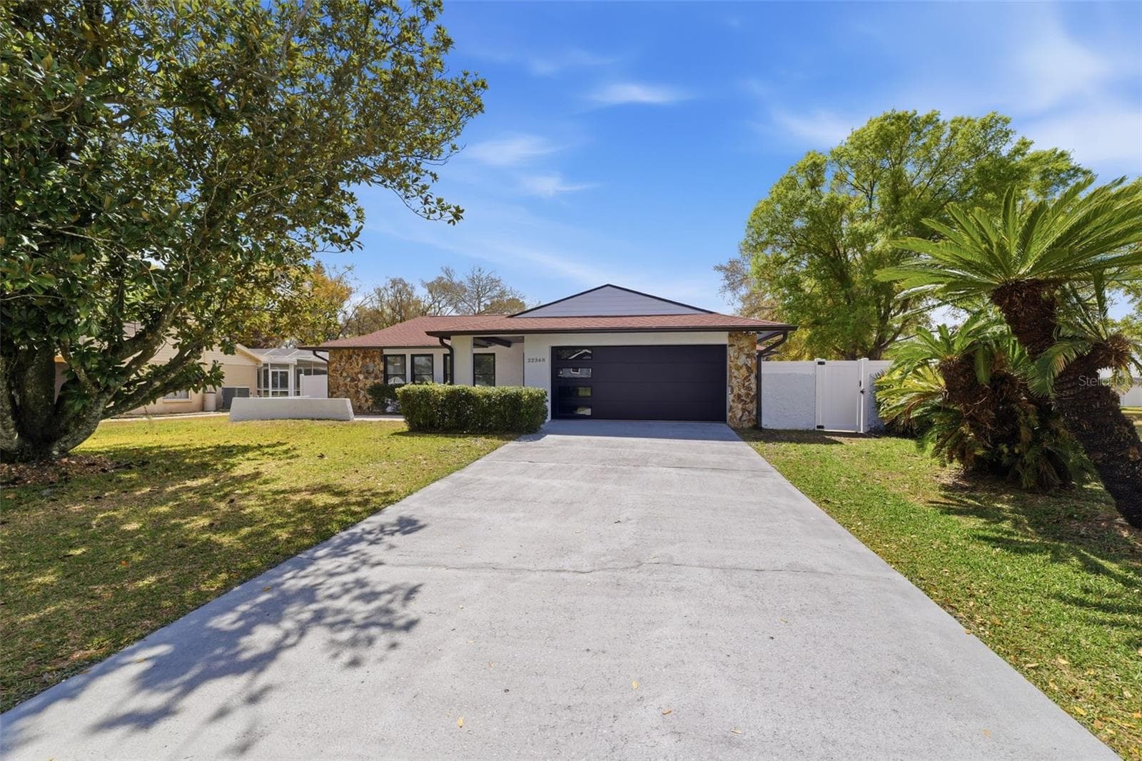 22368 Southshore Dr photo 3
