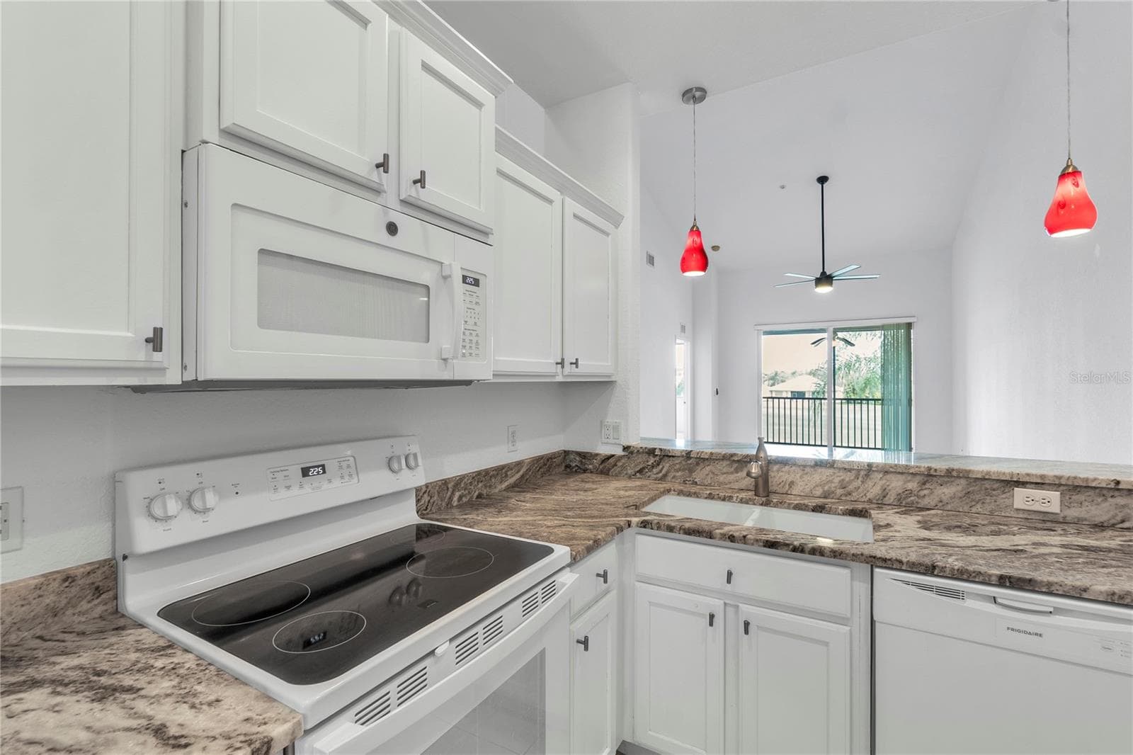 819 Fairwaycove Ln #203 photo 4