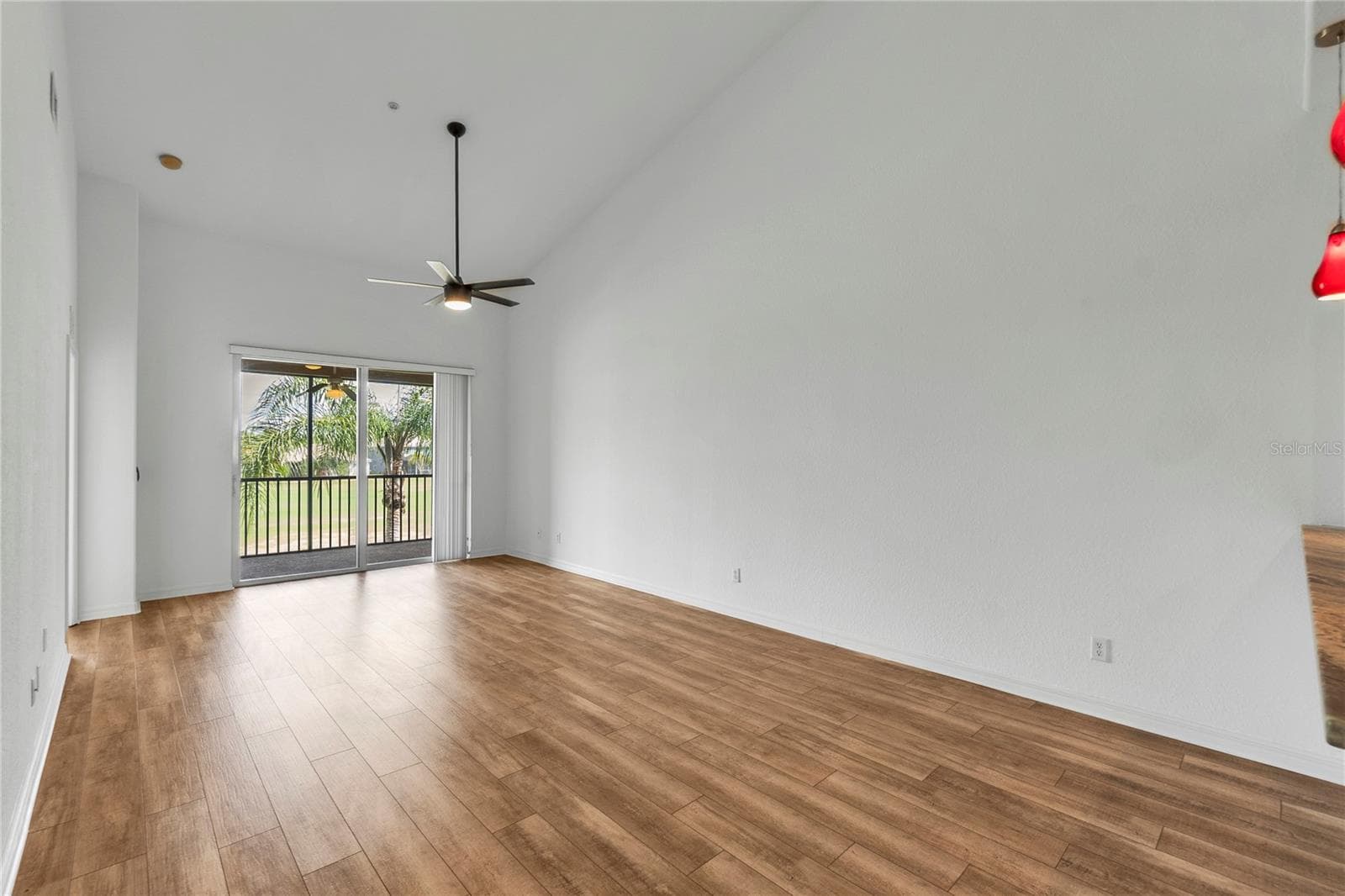 819 Fairwaycove Ln #203 photo 5