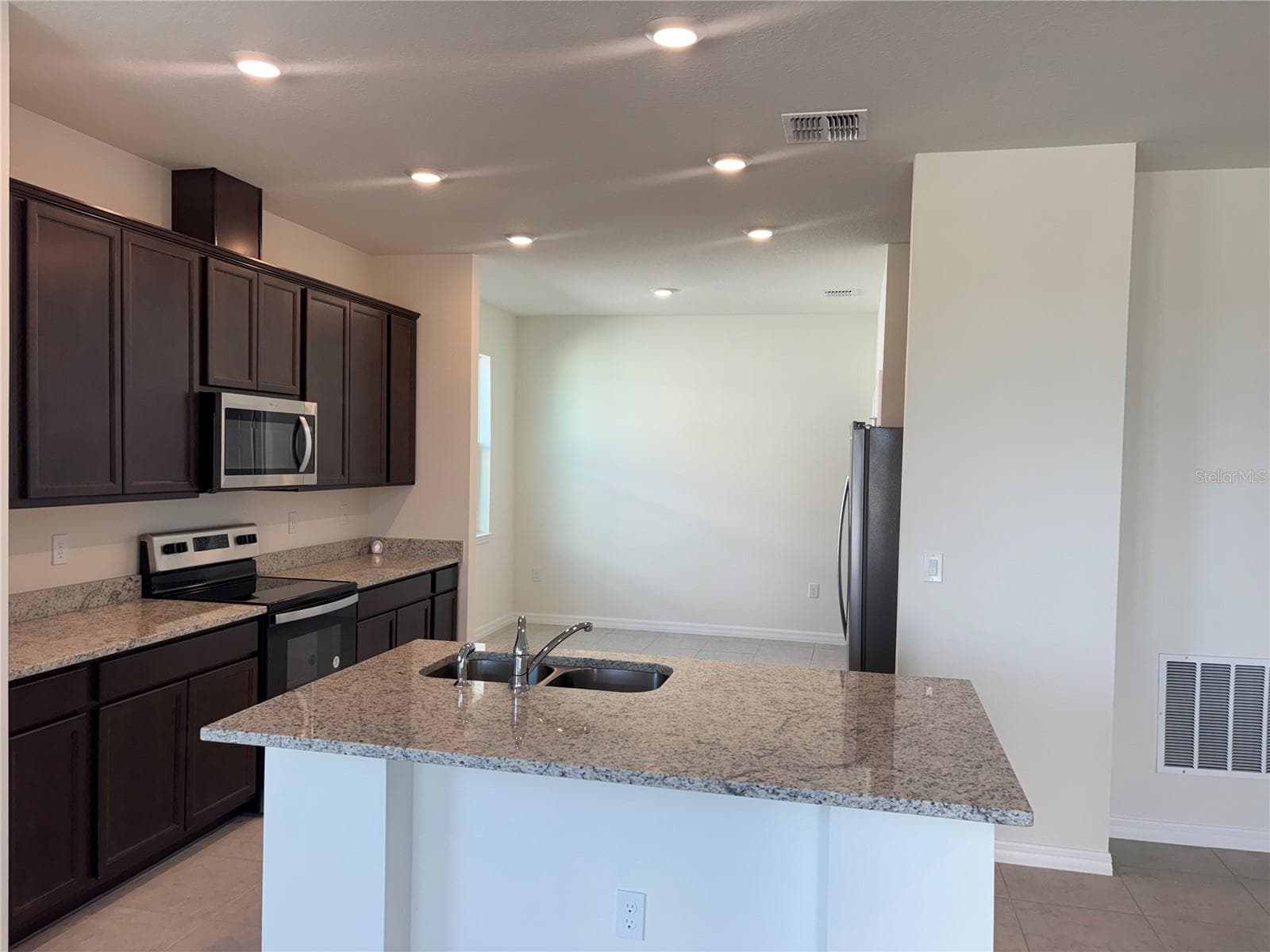 2355 Selenia St photo 3