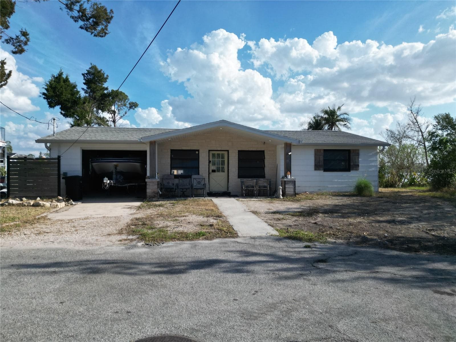 8402 Damen Ln