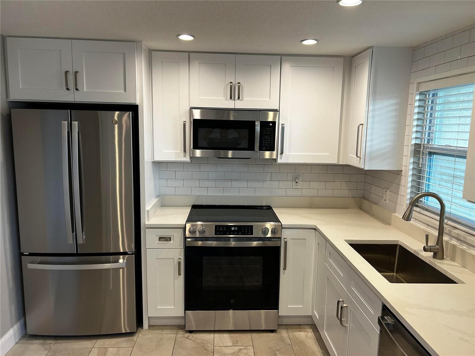 8802 Bay Pointe Dr #102 photo 5