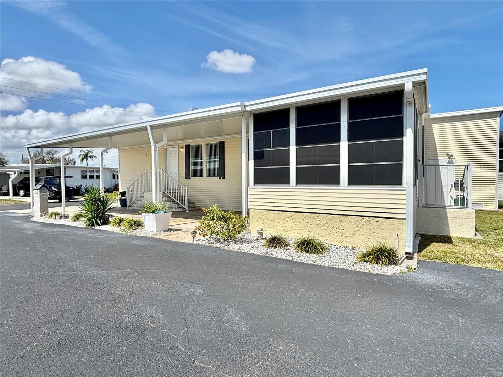 136 Americana CT NE #230 photo 4
