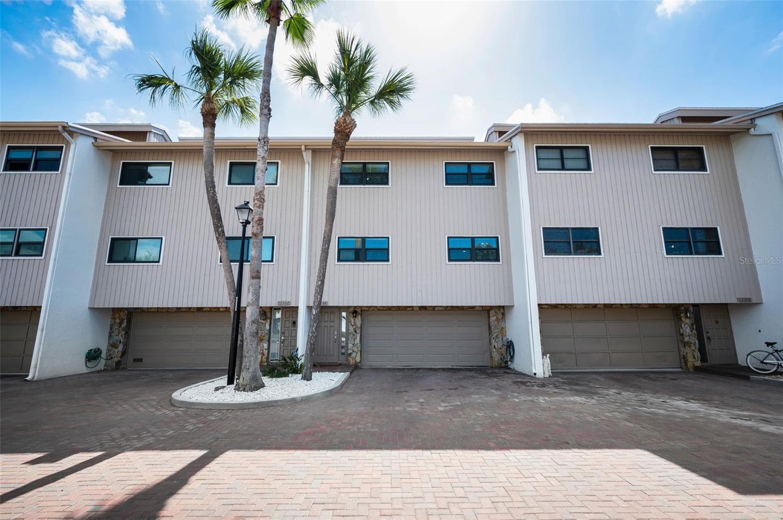 12334 Capri Cir N