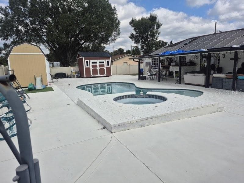 8016 Apache Ln