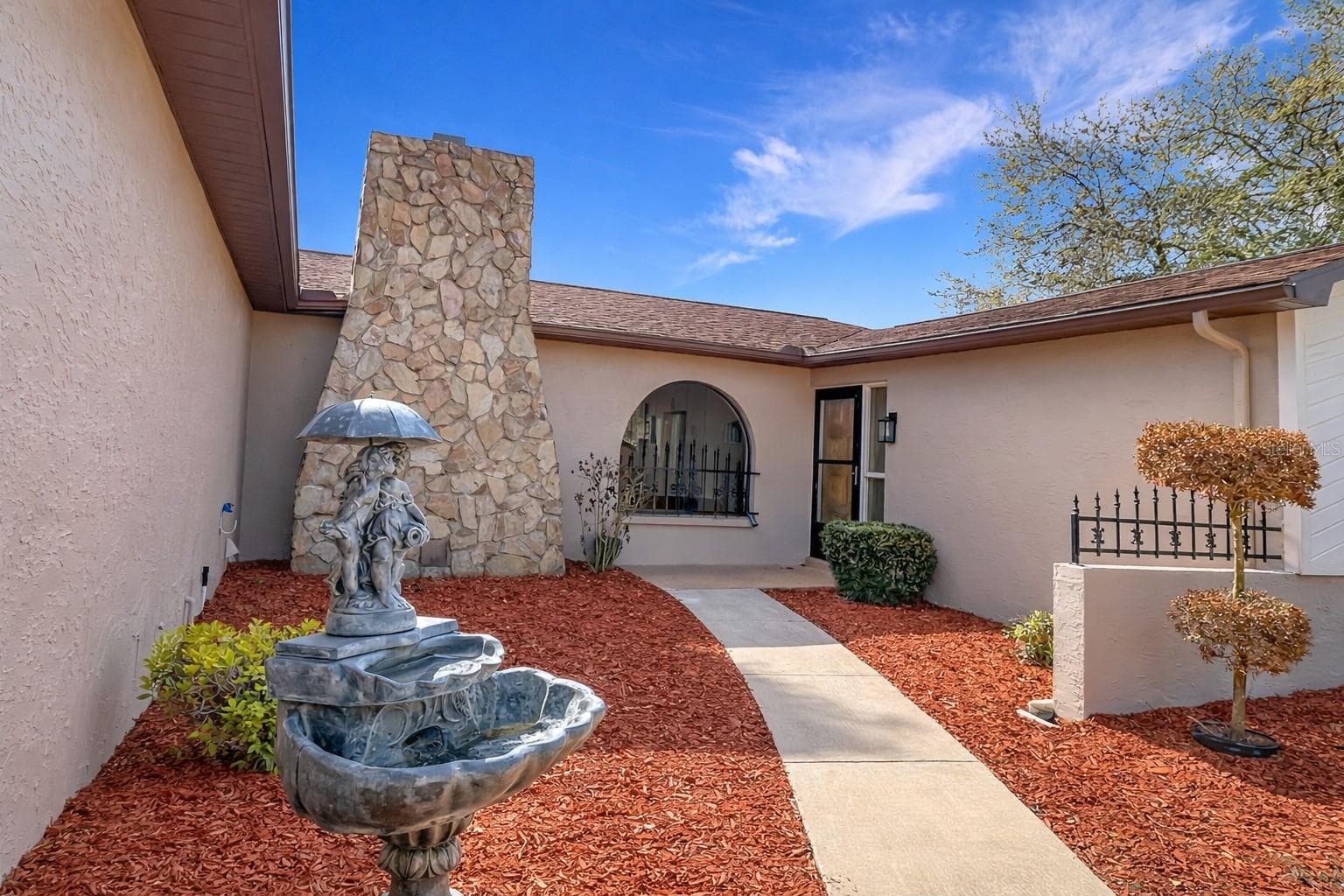 7478 Dundee Way photo 4