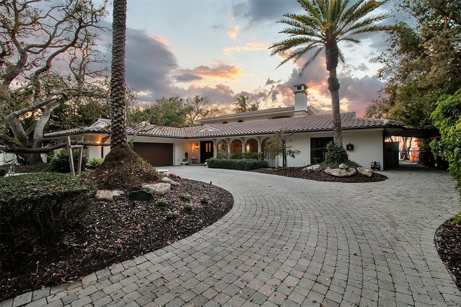 1504 S Lodge Dr photo 3