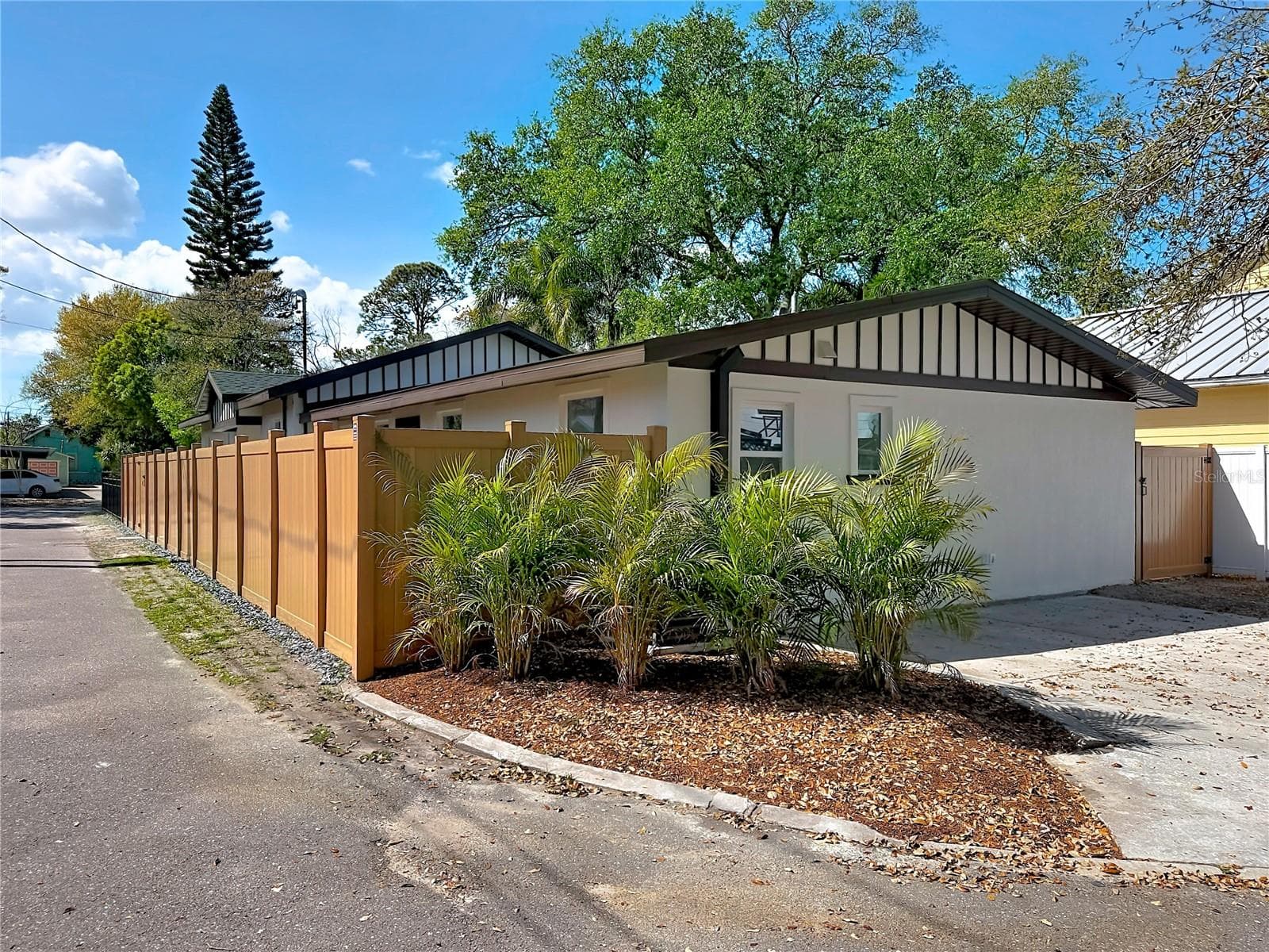 3021 Granville CT N photo 5