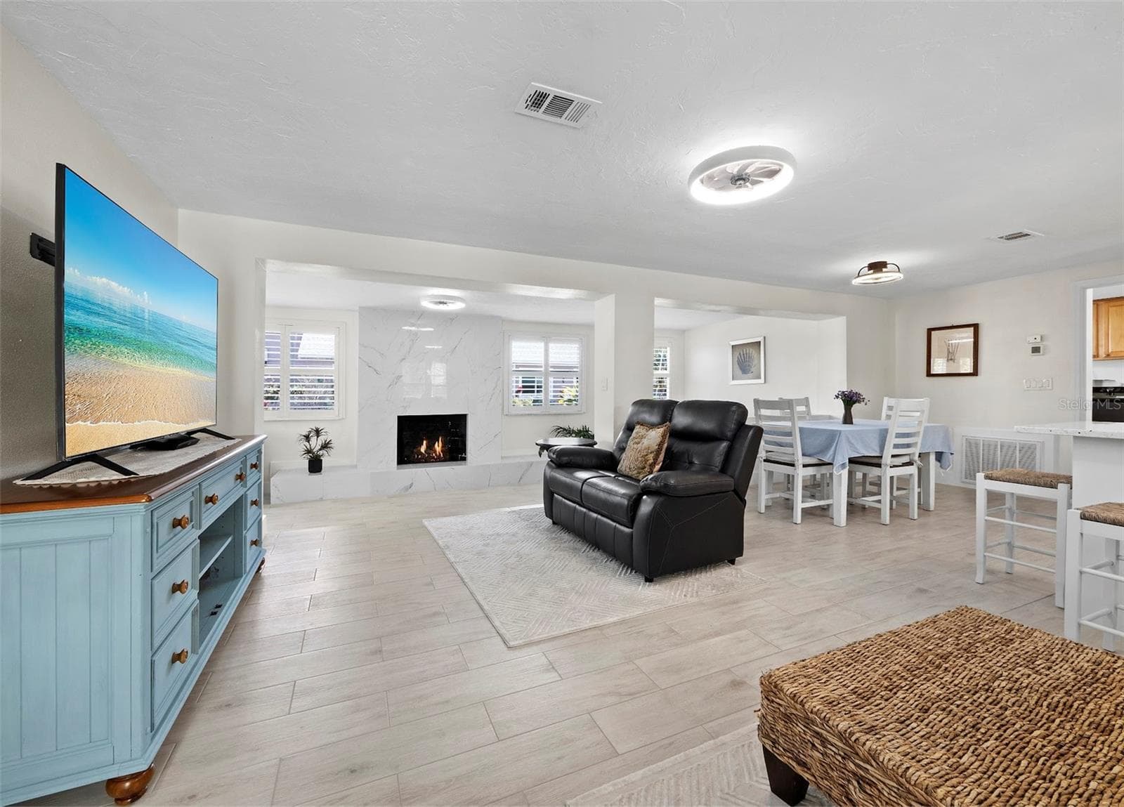 726 Jungle Queen Way photo 4