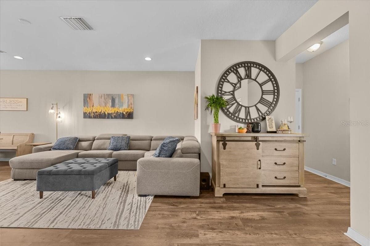 30089 Southwell Ln photo 4