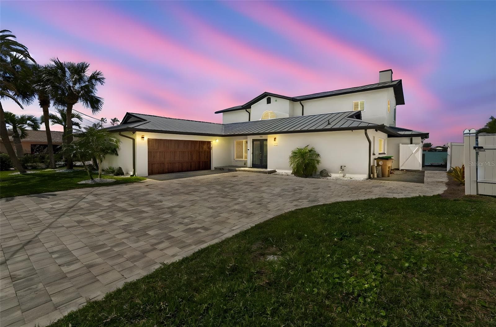 478 Harbor Dr N photo 3