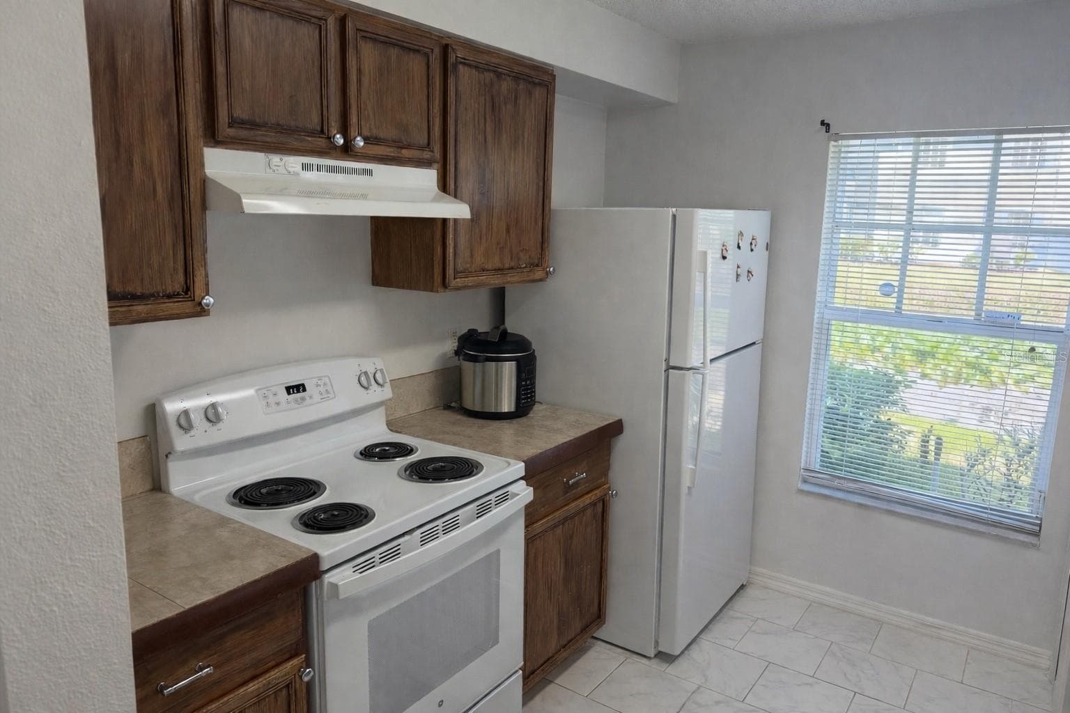 7135 Waterside Dr photo 3
