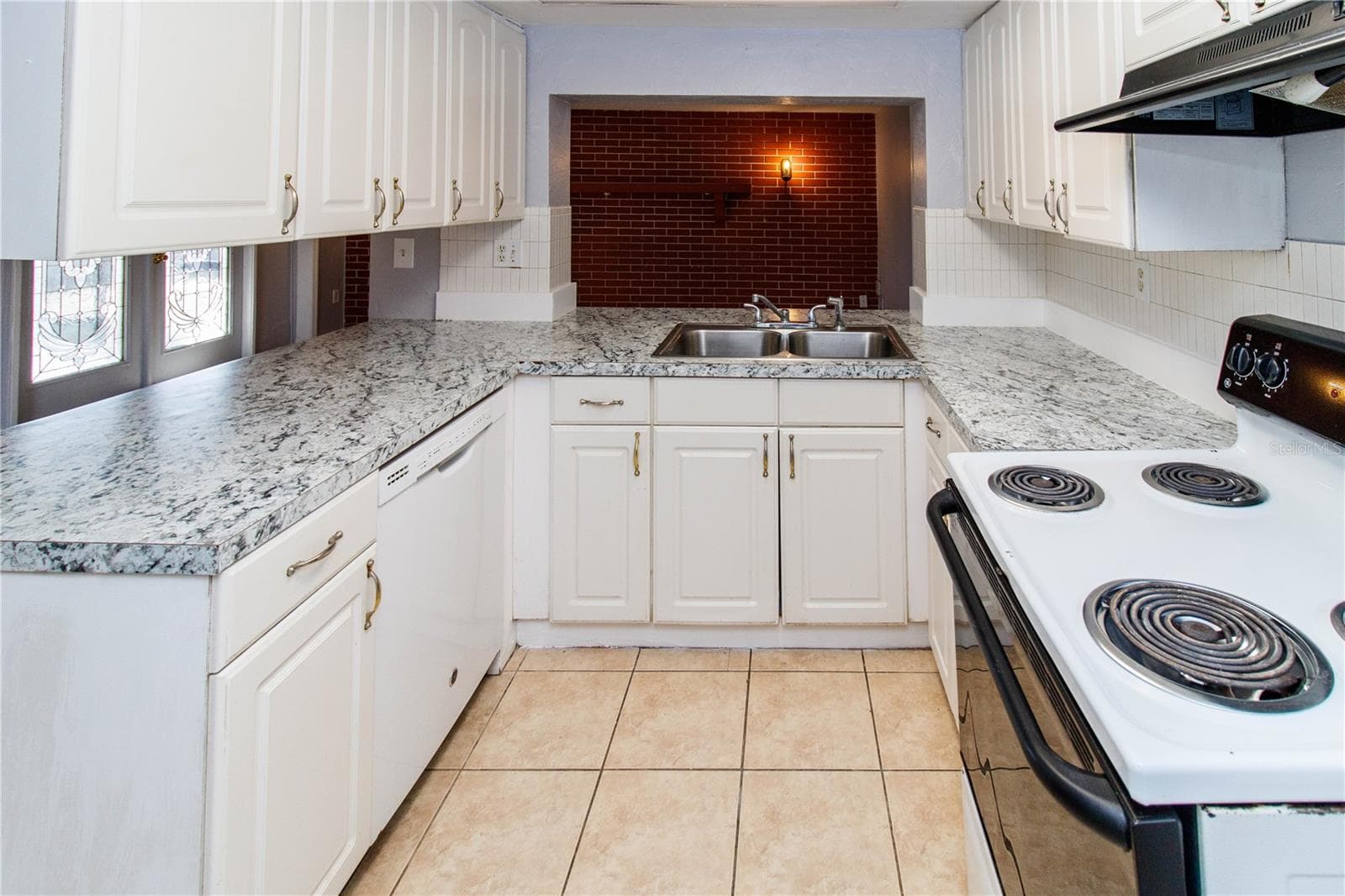 4150 Newbury Dr photo 4