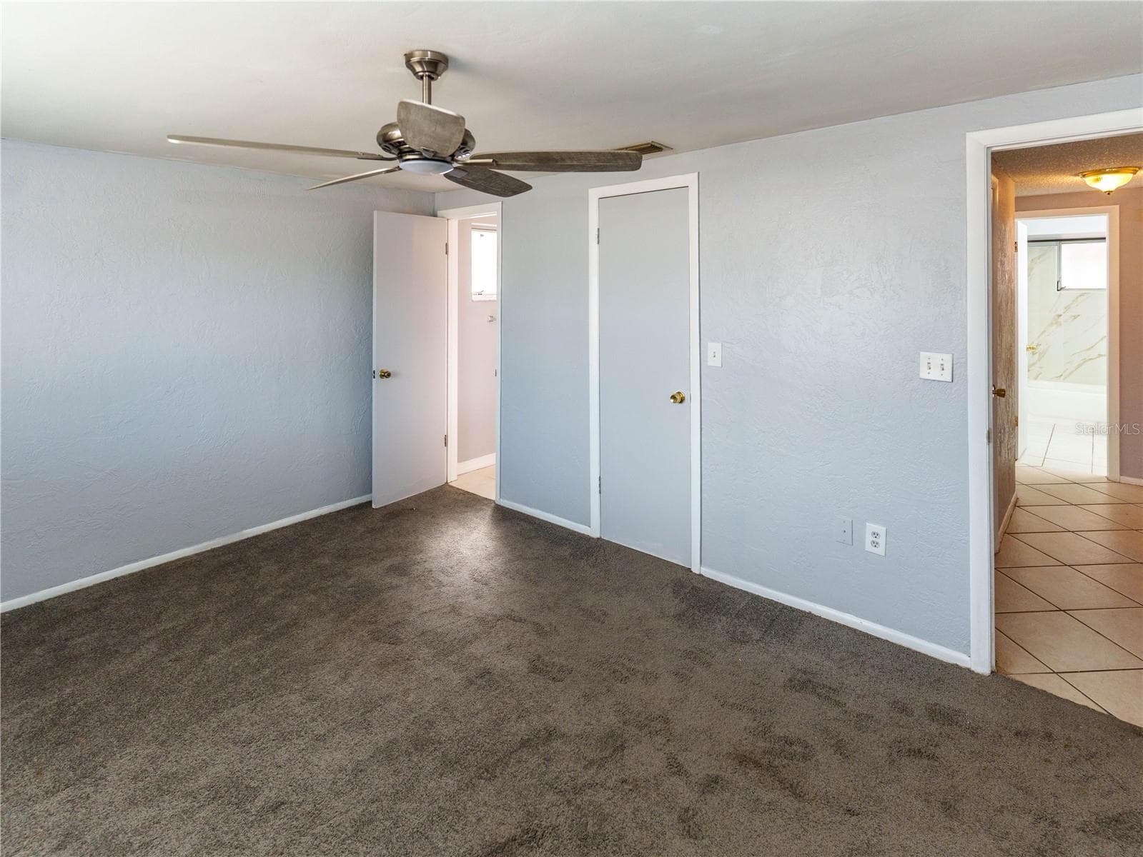 4150 Newbury Dr photo 5