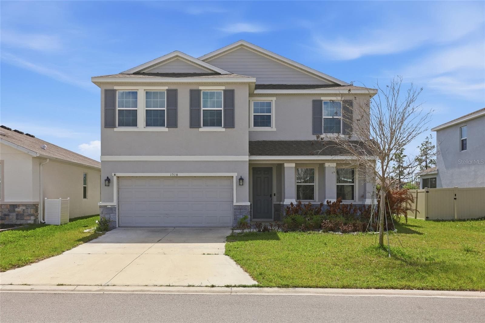 1516 Tropical Oasis Ave photo 4